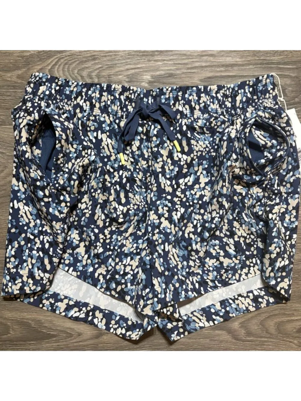 Johnny Was Calme Elements Travel Shorts Large Blue Multicolor Activewear NEW